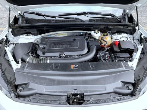 Certified 2025 Buick Envision Sport Touring image 24