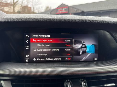 Used 2022 Alfa Romeo Stelvio Veloce image 45