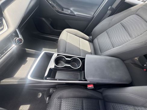 Used 2025 Chevrolet Equinox LT FWD image 25