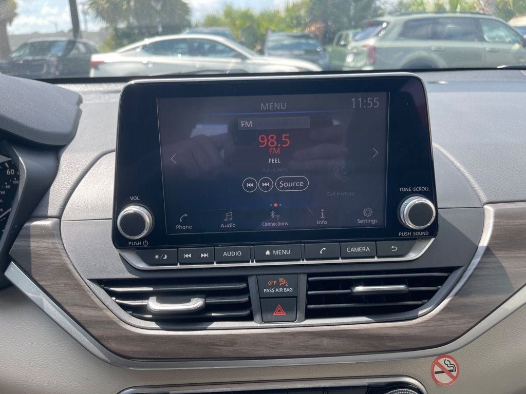 Used 2025 Nissan Altima 2.5 SV FWD image 19