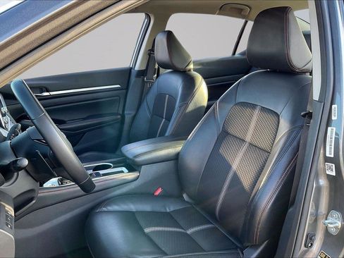 Certified 2025 Nissan Altima 2.5 SR image 25