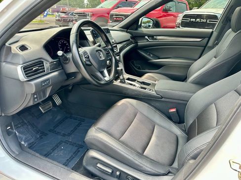 Used 2019 Honda Accord Sport image 9