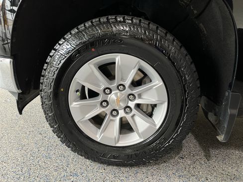 Used 2025 Chevrolet Silverado 1500 LT RWD image 32
