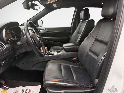 Used 2018 Jeep Grand Cherokee Limited image 12