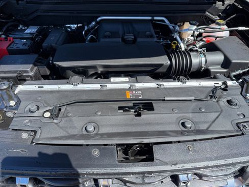 New 2025 GMC Canyon AT4 image 20