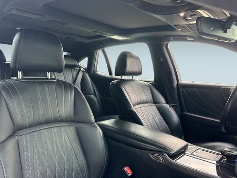 Used 2021 Lexus LS 500 w/ Interior Upgrade Package image 31