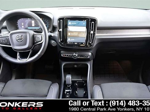 Used 2023 Volvo XC40 B5 Ultimate w/ Protection Package Premier image 39