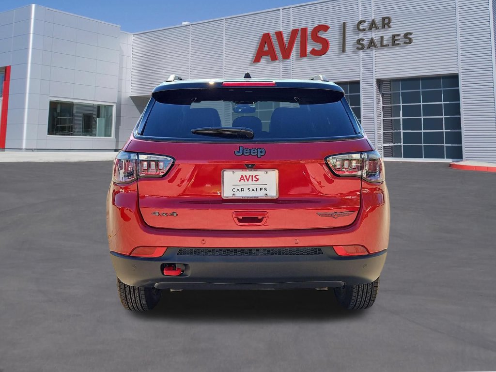 Used 2025 Jeep Compass Trailhawk AWD/4WD image 7