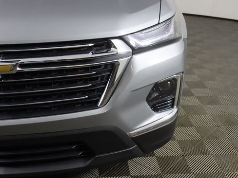 Used 2023 Chevrolet Traverse LT image 13