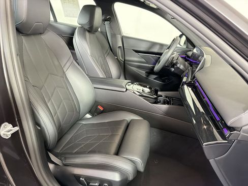 Certified 2025 BMW 530i xDrive w/ Premium Package AWD/4WD image 31