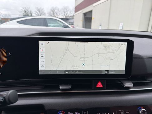 Certified 2025 Kia Carnival EX image 7