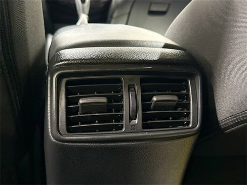 Used 2017 Nissan Rogue S image 25