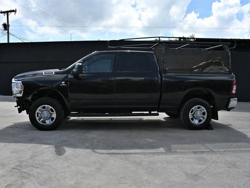Used 2024 RAM 3500 Tradesman w/ Chrome Appearance Group AWD/4WD image 6
