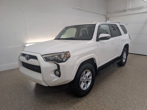 Used 2014 Toyota 4Runner 4WD image 2