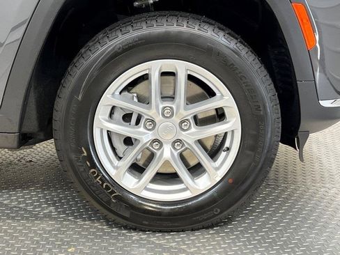 New 2025 Jeep Grand Cherokee L Laredo w/ Luxury Tech Group I image 6