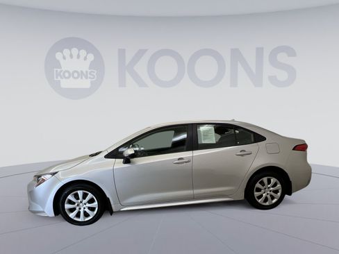Used 2026 Toyota Corolla LE FWD image 5