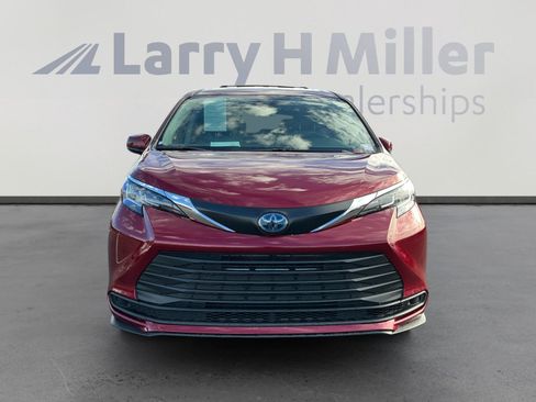 Certified 2023 Toyota Sienna LE image 8