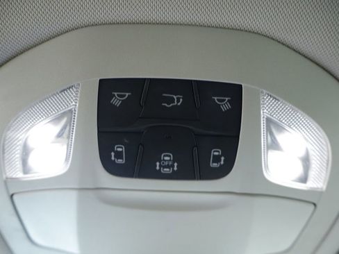 Certified 2023 Chrysler Pacifica Touring-L FWD image 34
