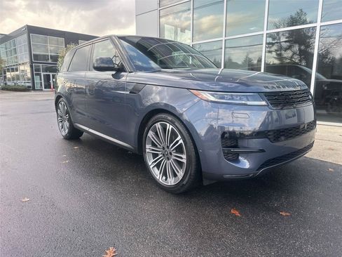 Used 2025 Land Rover Range Rover Sport SE AWD/4WD image 16