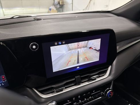 Certified 2025 Chevrolet Equinox LT image 24