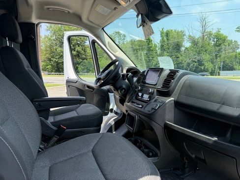 Used 2025 RAM ProMaster 2500 w/ U-Haul Equipment Group FWD image 35