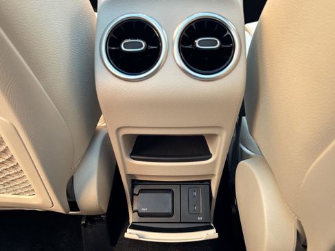 Used 2021 Mercedes-Benz GLA 250 4MATIC image 25