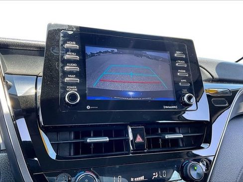 Used 2021 Toyota Camry LE FWD image 29