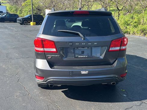 Used 2019 Dodge Journey SE w/ Connectivity Group AWD/4WD image 4