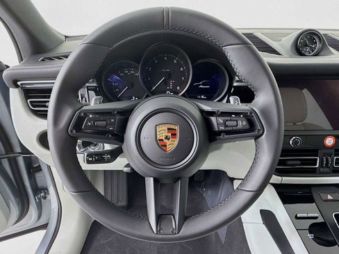 New 2026 Porsche Macan image 15