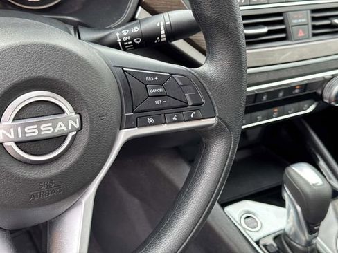 Used 2024 Nissan Altima 2.5 SV image 29