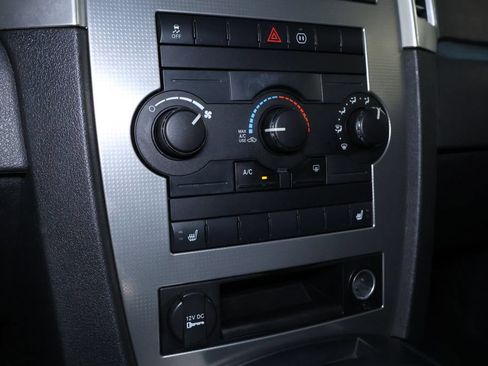 Used 2010 Jeep Grand Cherokee Laredo w/ Popular Equipment Group AWD/4WD image 26