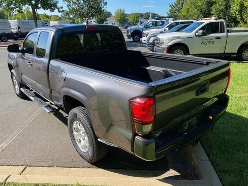Used 2022 Toyota Tacoma SR RWD image 28