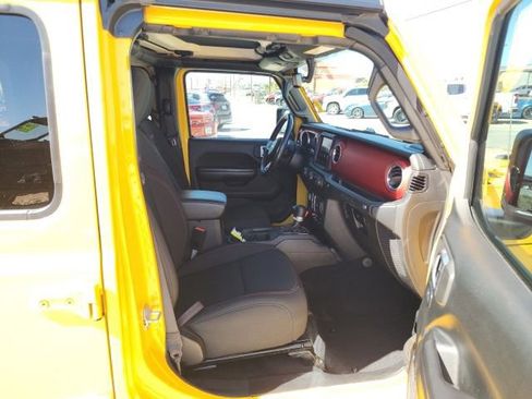 Used 2021 Jeep Wrangler Unlimited Rubicon AWD/4WD image 29