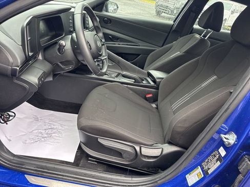 Used 2025 Hyundai Elantra Sport FWD image 21