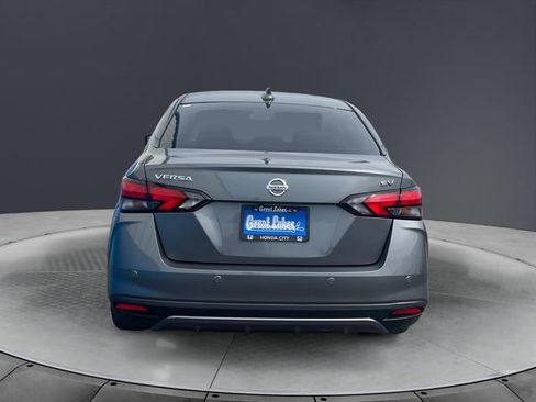 Used 2021 Nissan Versa SV FWD image 4