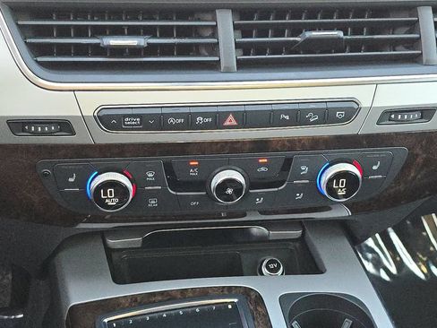 Used 2019 Audi Q7 2.0T Premium w/ Convenience Package AWD/4WD image 31