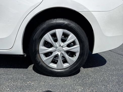 Used 2015 Toyota Corolla L FWD image 25