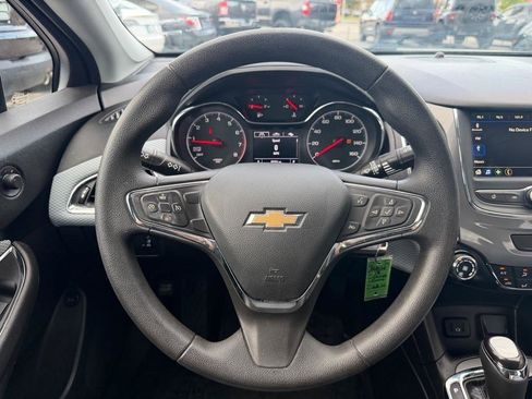Used 2019 Chevrolet Cruze LS w/ LS Convenience Package FWD image 16