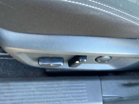 Used 2023 Nissan Rogue SV image 14