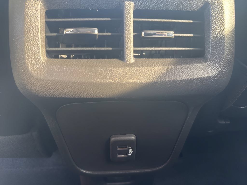 Used 2024 GMC Terrain SLT w/ Tech Package AWD/4WD image 18