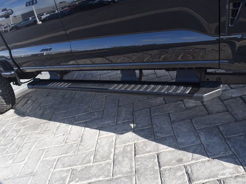 Used 2025 Ford F350 Lariat w/ FX4 Off-Road Package image 8