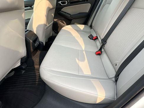 Used 2022 Honda Civic Touring image 18