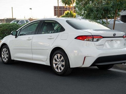Used 2025 Toyota Corolla LE w/ Convenience Package image 3