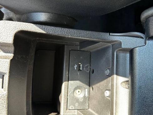 Used 2014 Ford Focus SE FWD image 17