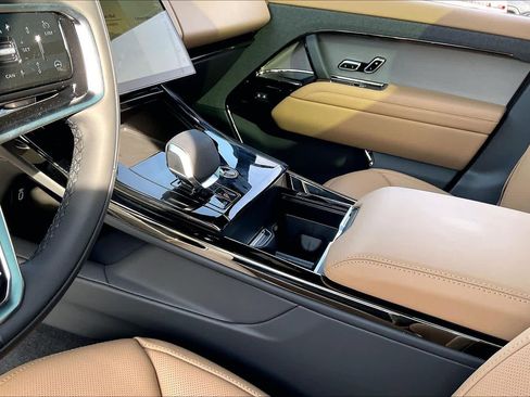 New 2026 Land Rover Range Rover Sport SE image 10
