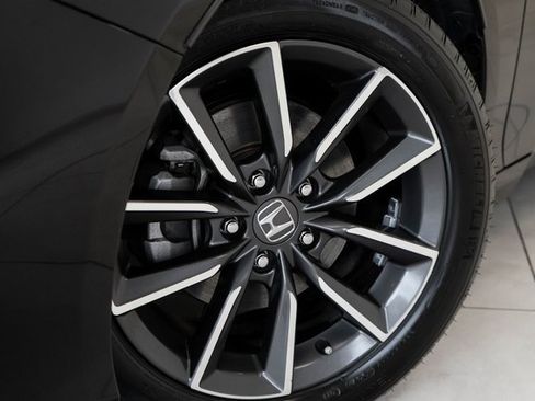 Certified 2021 Honda Accord EX-L image 2