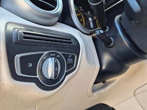 Used 2020 Mercedes-Benz GLC 300 4MATIC image 16