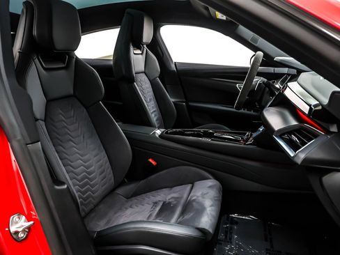 Used 2022 Audi e-tron GT Prestige w/ Prestige Package image 7