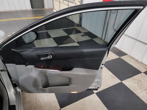 Used 2013 Toyota Camry XLE image 21