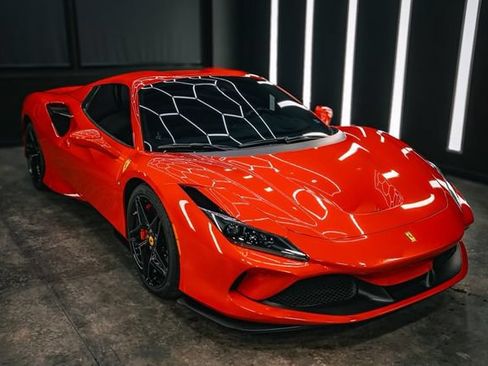Used 2021 Ferrari F8 Tributo RWD image 4